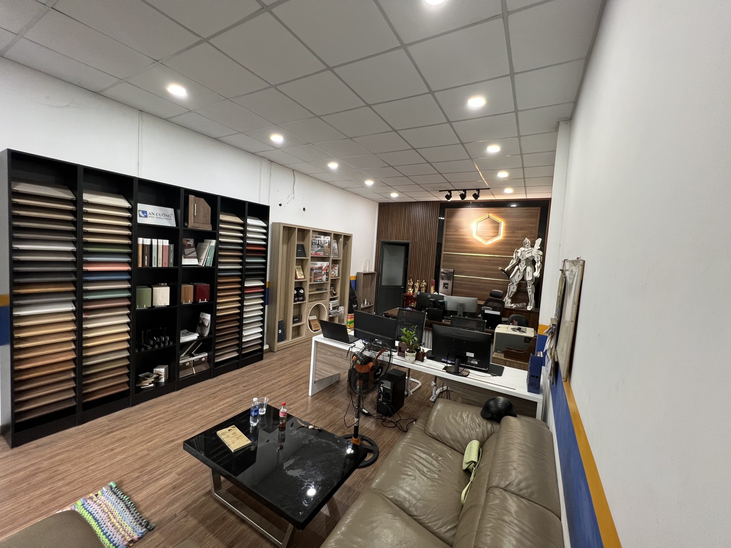 Văn phòng tại xưởng sản xuất – Beecons tại Bình Chánh